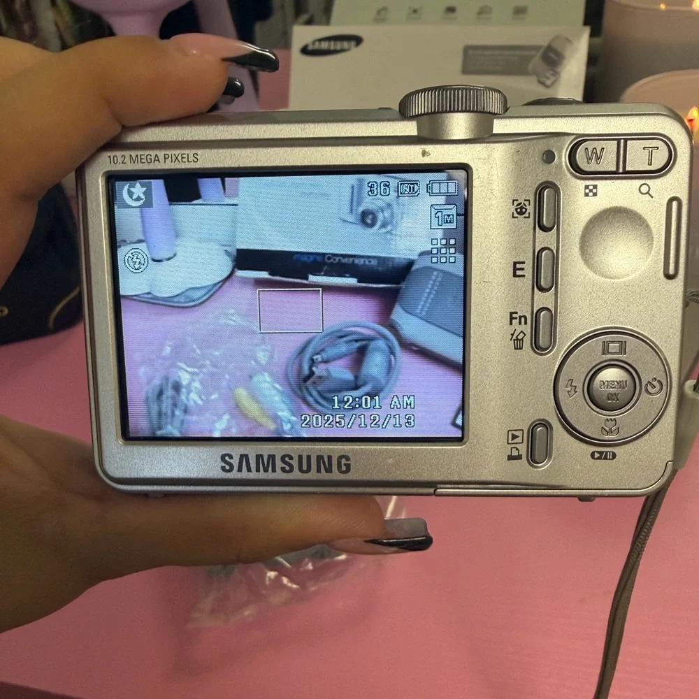 Samsung BL1050 Camera with Accessories